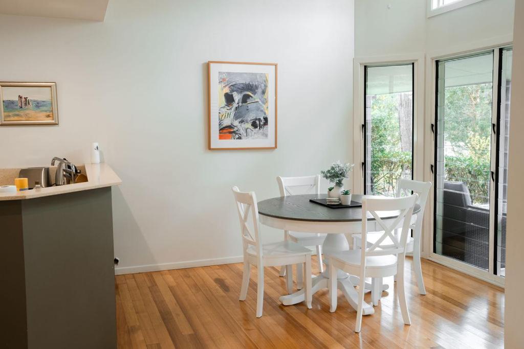 Russell Lakeside Retreat * Emerald Beach