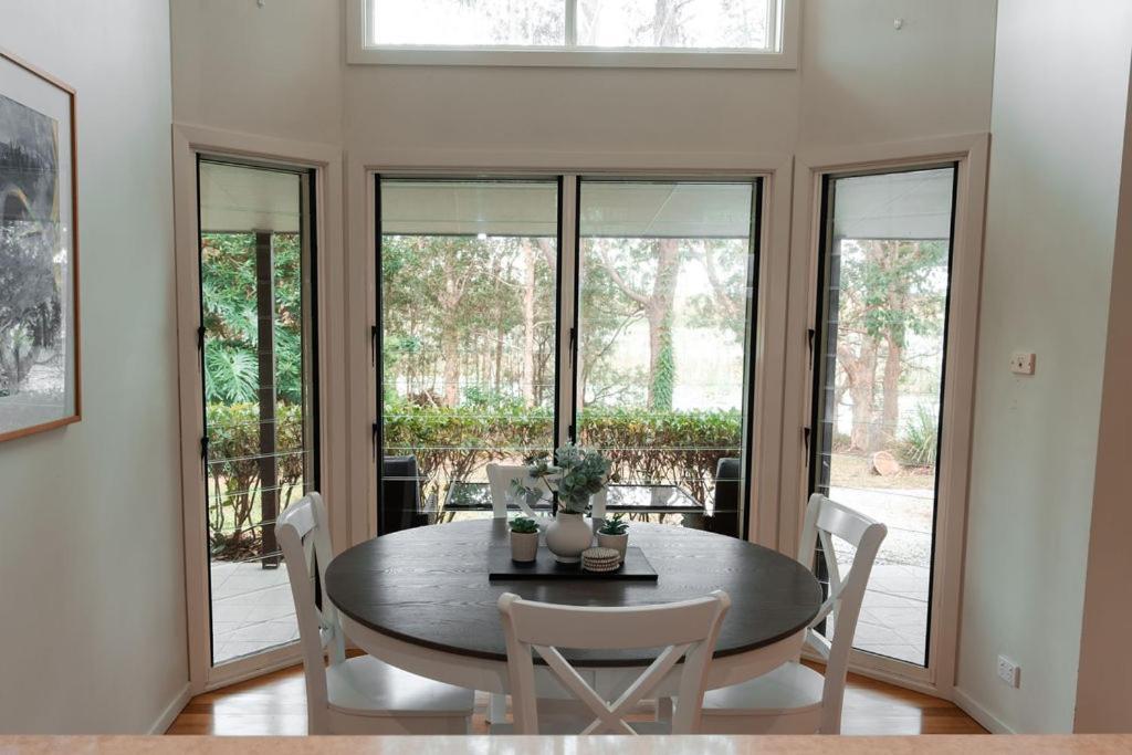 Russell Lakeside Retreat * Emerald Beach
