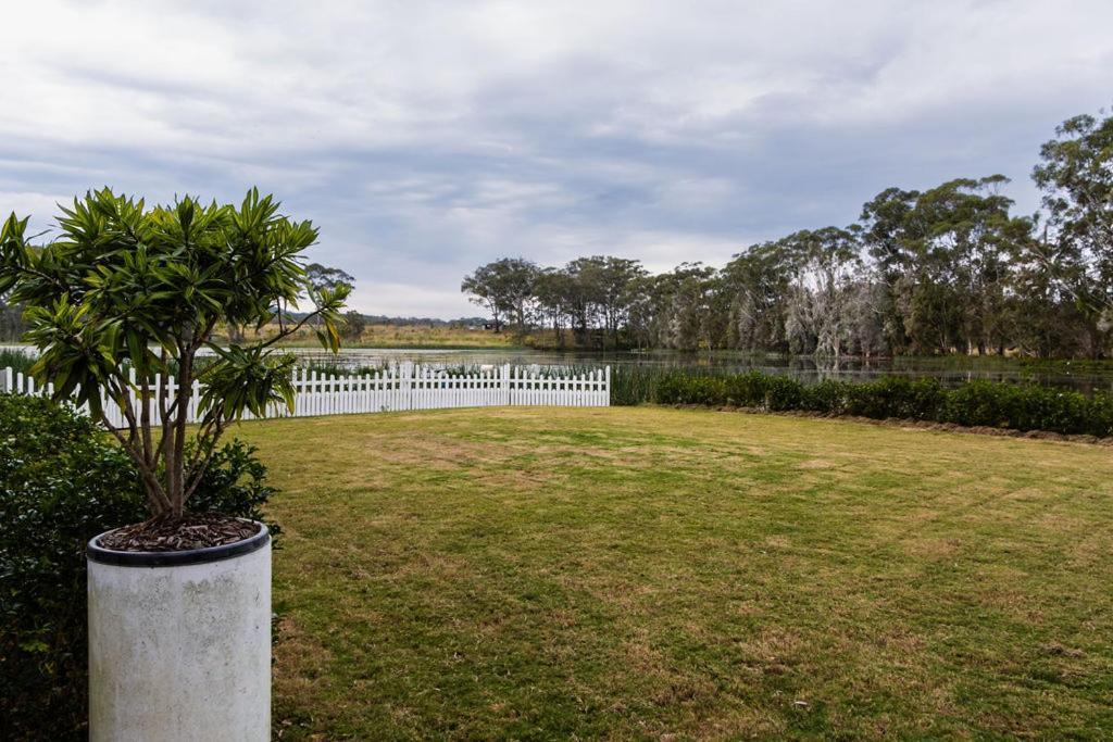 Bed & Breakfast Russell Lakeside Retreat Emerald Beach