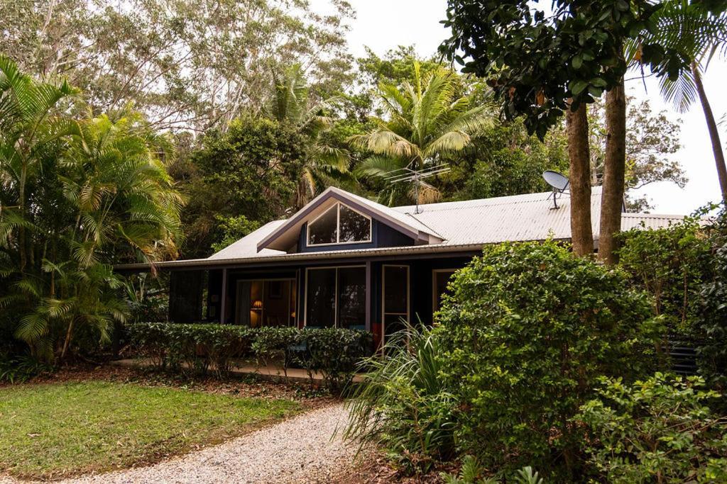 Russell Lakeside Retreat