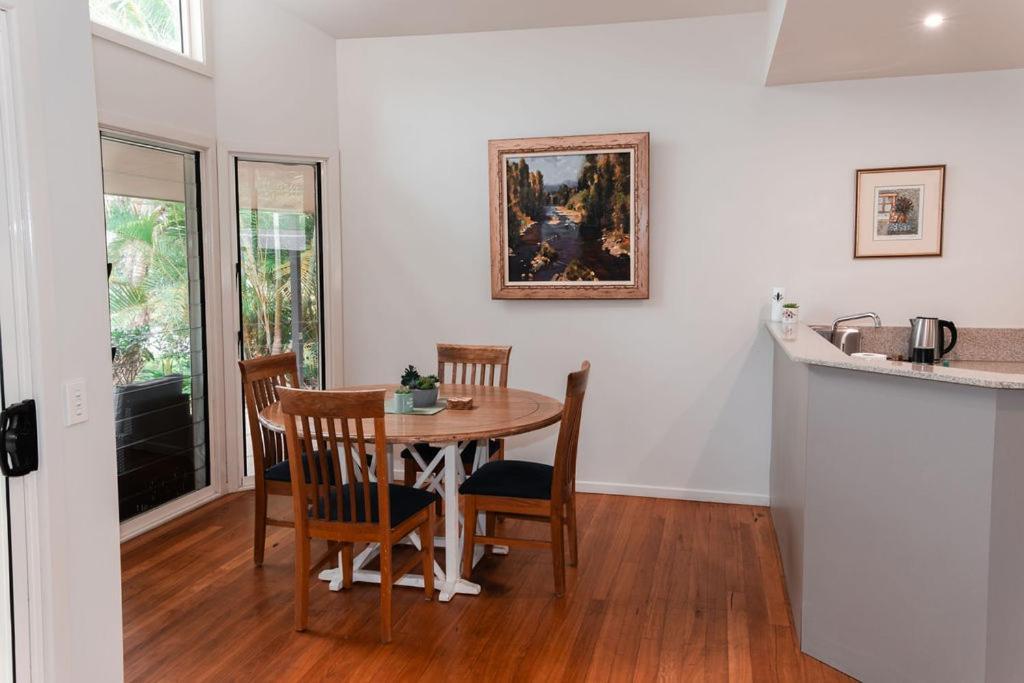 Russell Lakeside Retreat Bed & Breakfast Emerald Beach