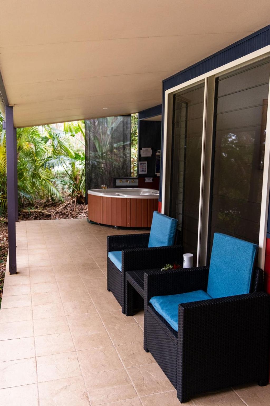 Bed & Breakfast Russell Lakeside Retreat