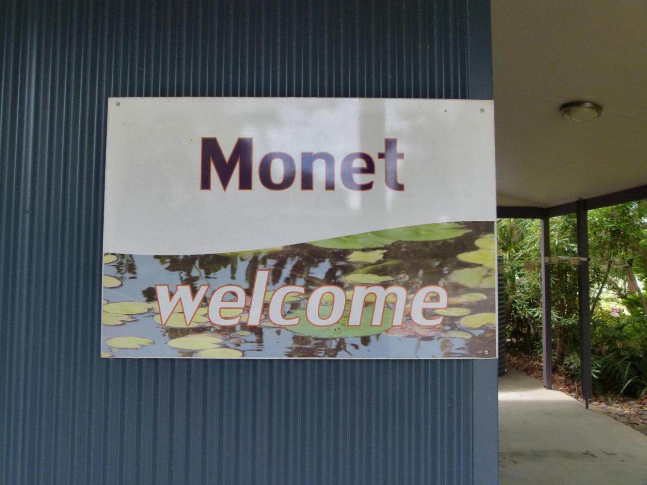 Russell Lakeside Retreat Bed & Breakfast