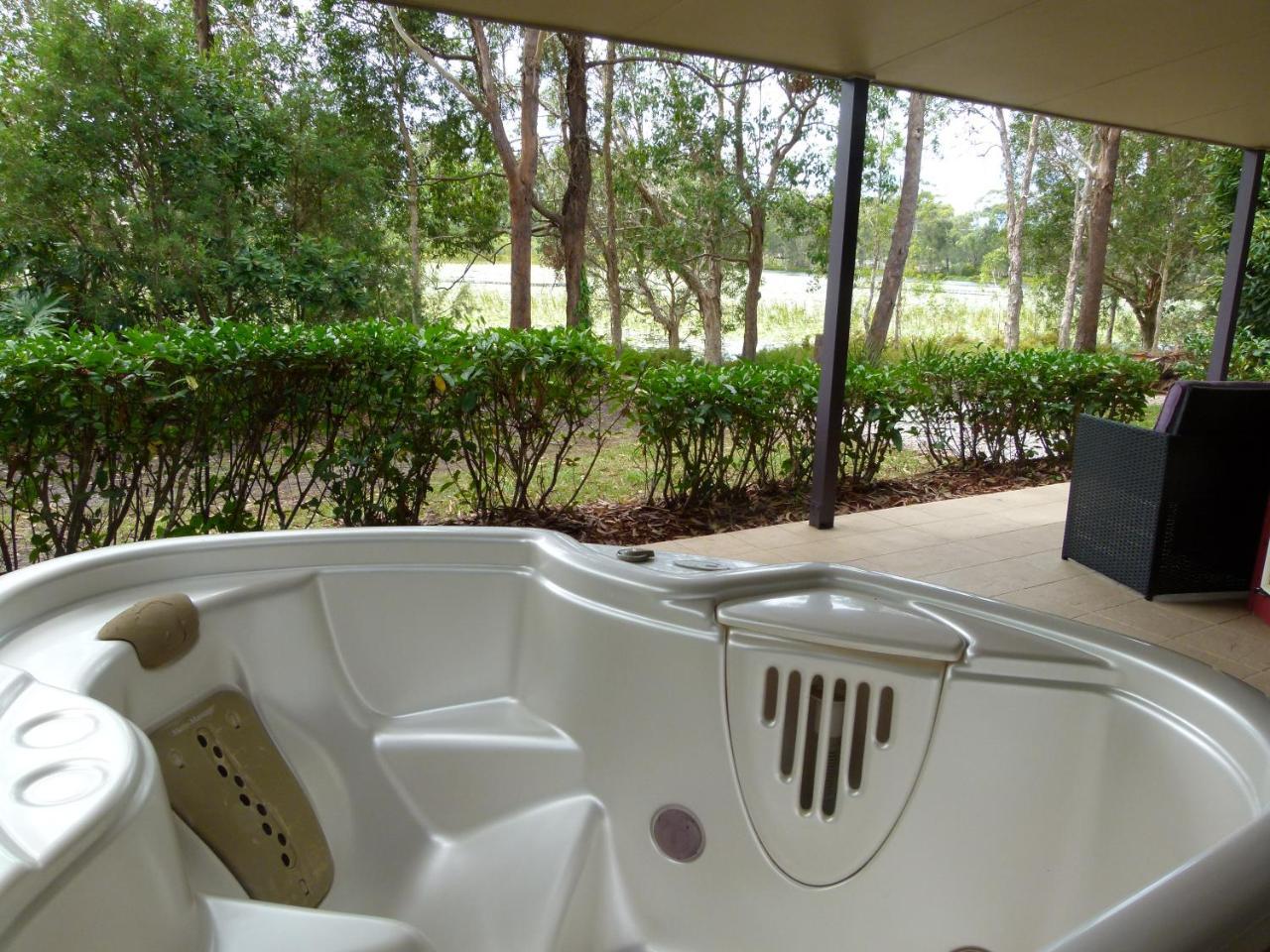 Russell Lakeside Retreat Bed & Breakfast *